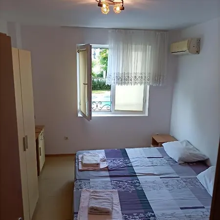 Апартамент Явор Apartment