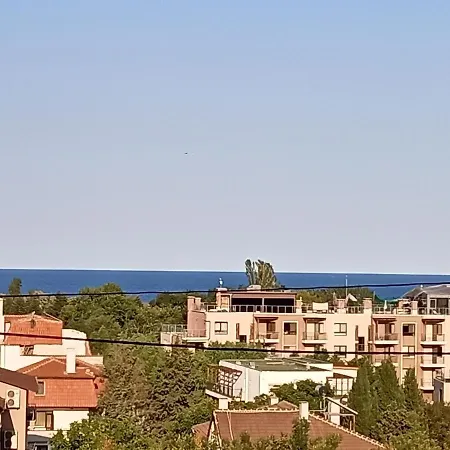 Апартамент Явор Apartment Varna